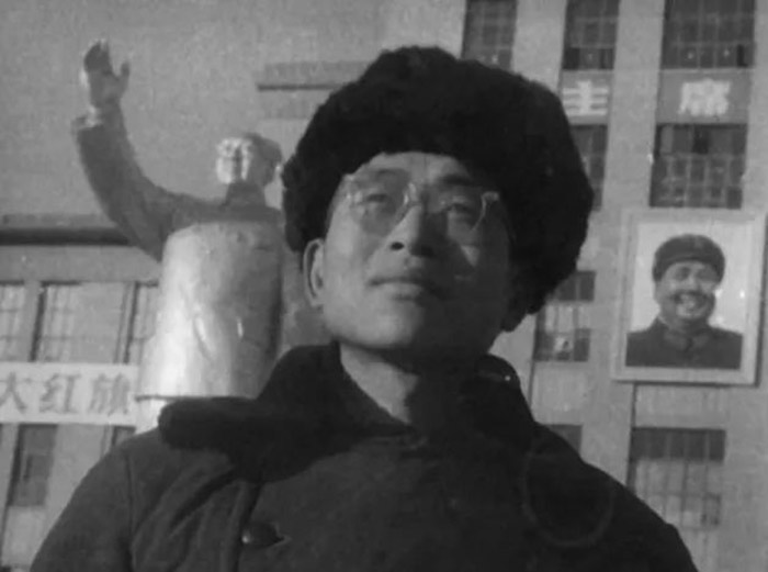 1966年，司徒兆光从苏联归国，为北京工业学院创作毛主席雕像.jpg