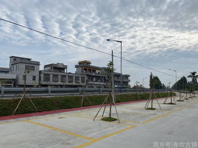 ▲通过“美丽廊道”建设，G325国道五龙段变得更加整洁美丽，交通更加安全